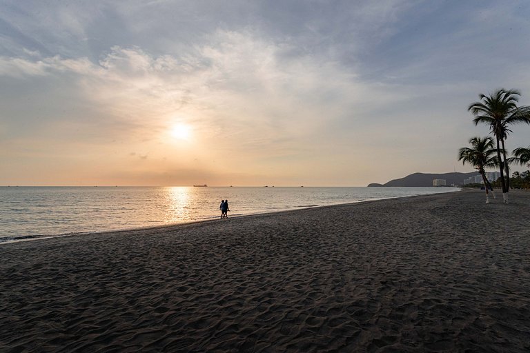 Bello Horizonte, suite moderna, vista playera piso 16