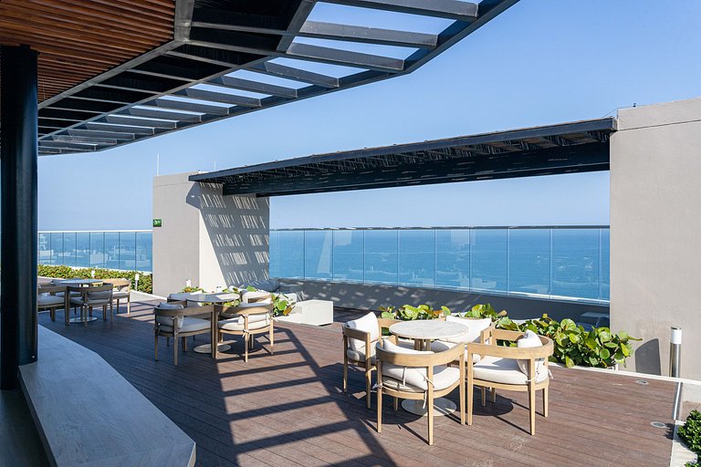 Serene luxury with private beach access for 4