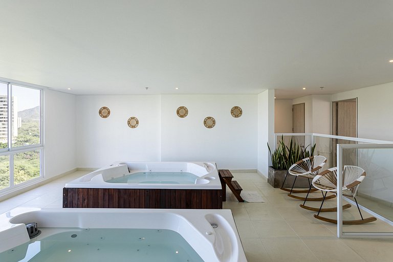 Loft for 3 with Private Jacuzzi & Ocean View