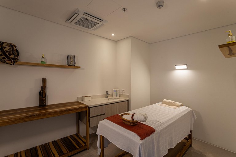 Loft for 3 with Private Jacuzzi & Ocean View