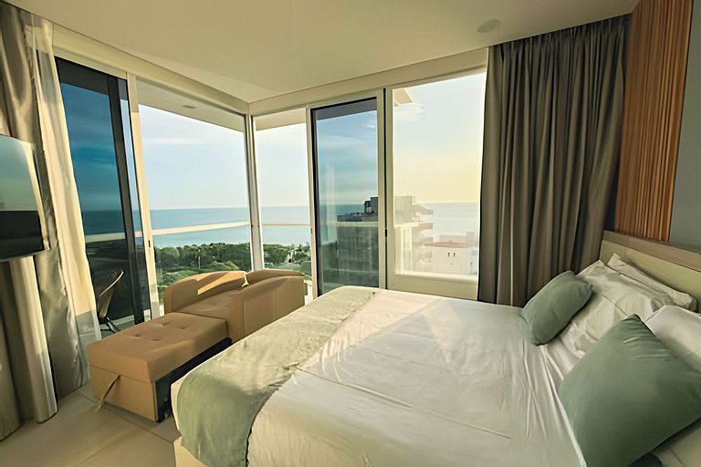 Floor 12 - Escape to the Jacuzzi and ocean view