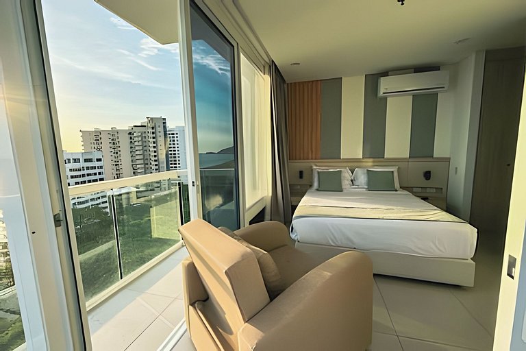 Floor 12 - Escape to the Jacuzzi and ocean view