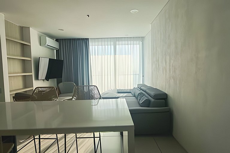 Floor 12 - Escape to the Jacuzzi and ocean view