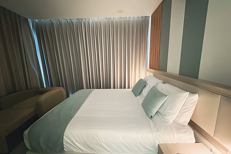 Floor 12 - Escape to the Jacuzzi and ocean view
