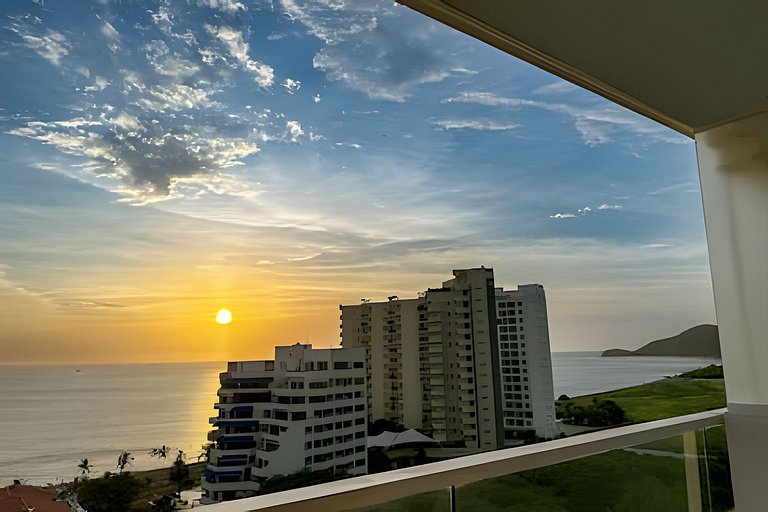 Floor 12 - Escape to the Jacuzzi and ocean view