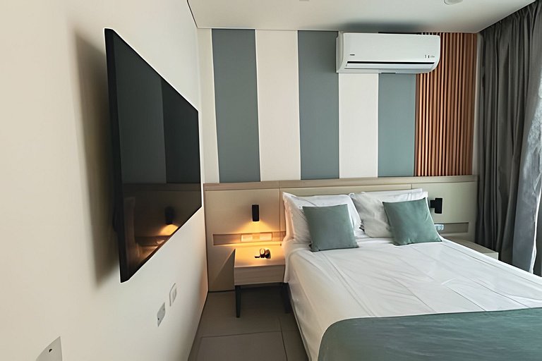 Floor 12 - Escape to the Jacuzzi and ocean view