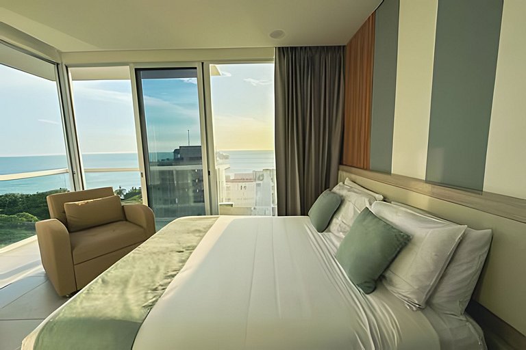 Floor 12 - Escape to the Jacuzzi and ocean view