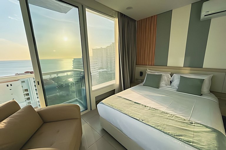 Floor 12 - Escape to the Jacuzzi and ocean view