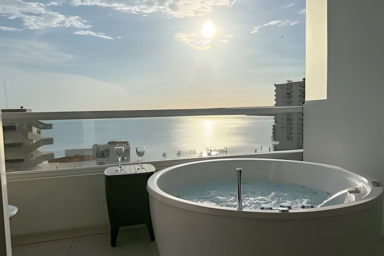 Escápate  jacuzzi y vista al mar