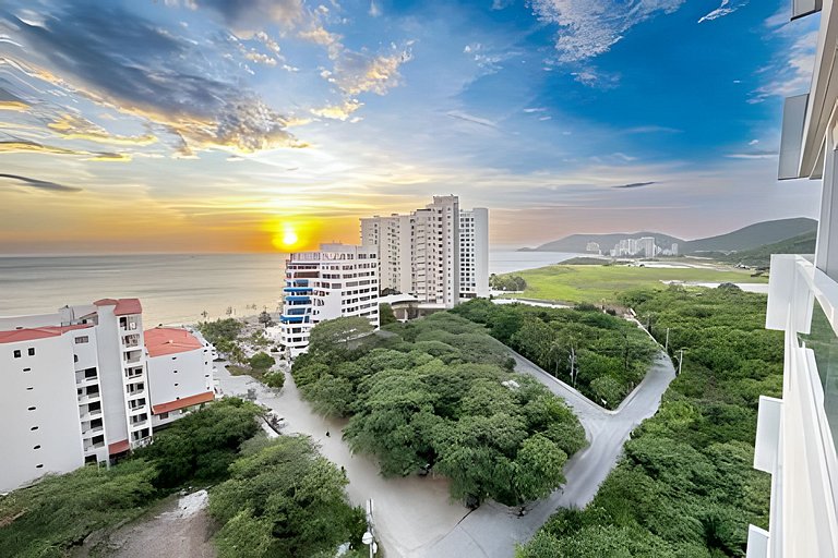 Floor 12 - Escape to the Jacuzzi and ocean view