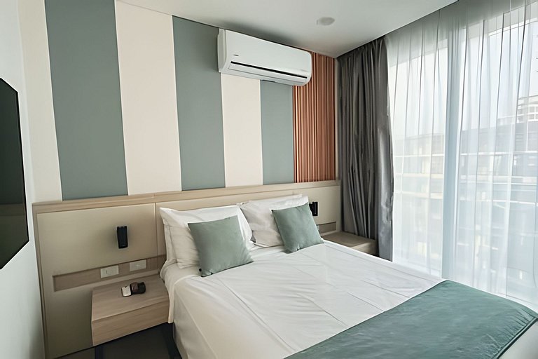 Floor 12 - Escape to the Jacuzzi and ocean view