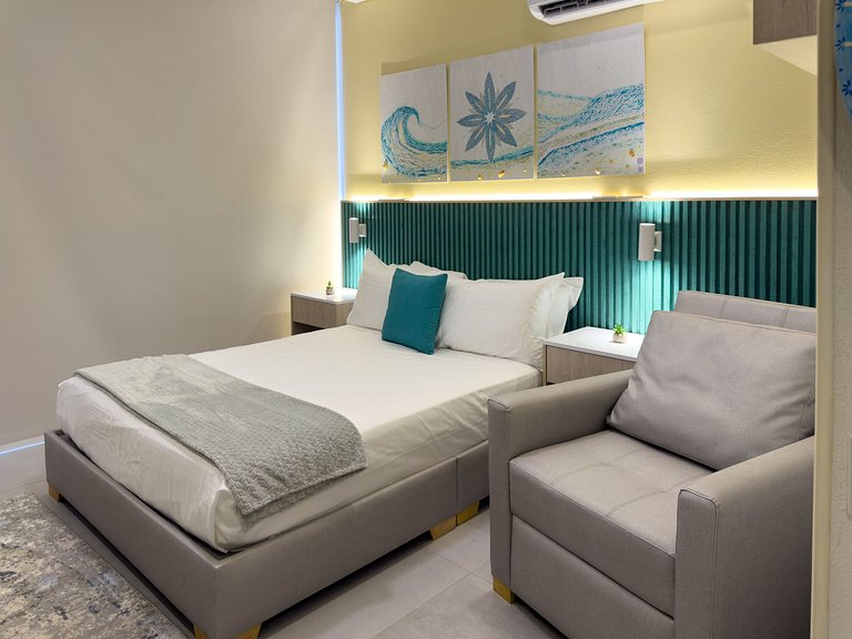 Loft for 3 with Private Jacuzzi & Ocean View