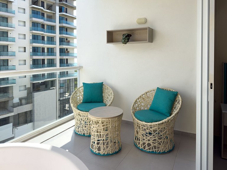 Loft for 3 with Private Jacuzzi & Ocean View